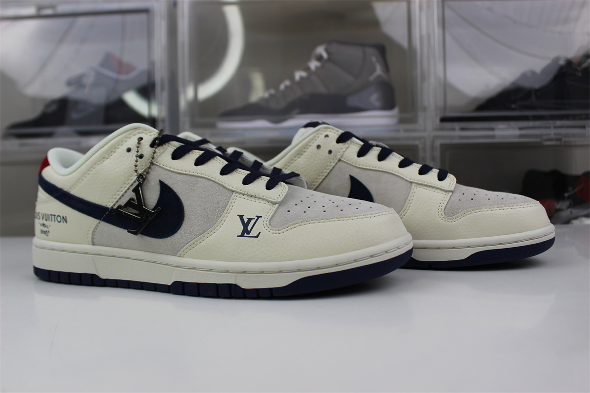 sb dunk low l**is V*t*n virgil night