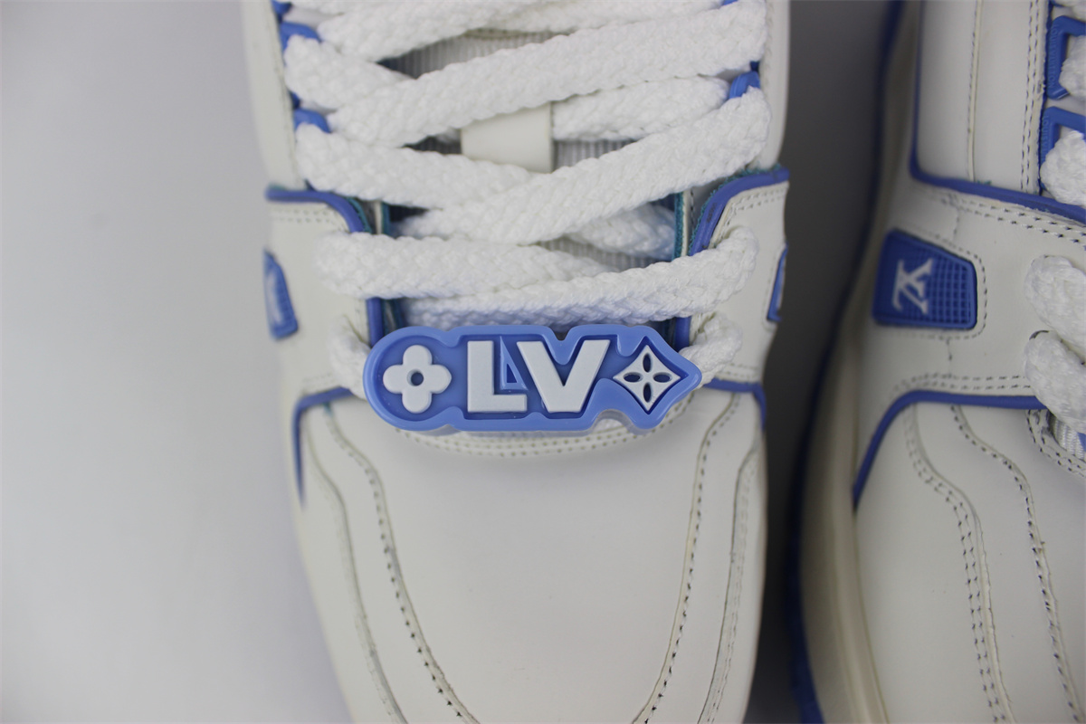 l**is V*t*n lv trainer white blue