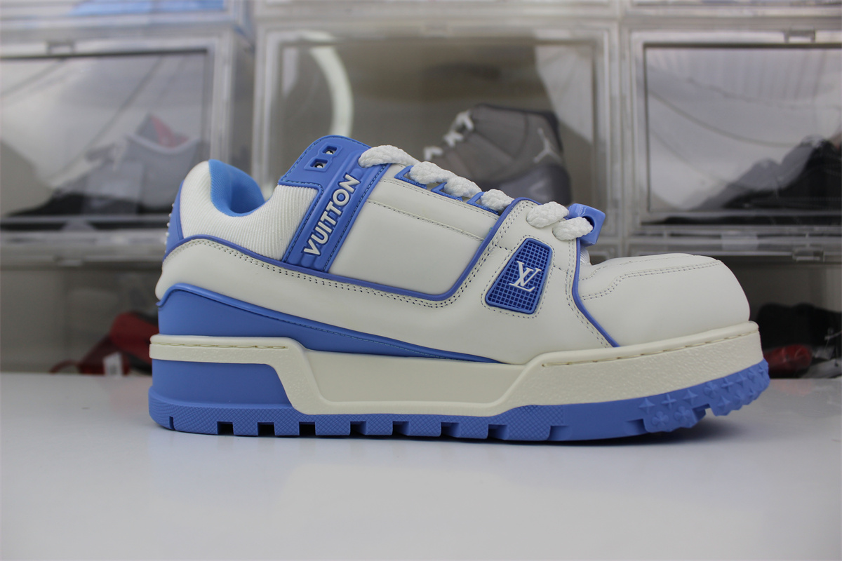 l**is V*t*n lv trainer white blue